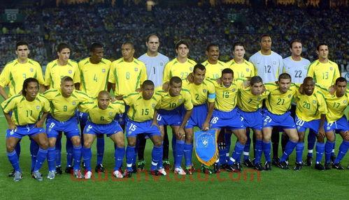 巅峰的c罗与梅西,卡卡c罗梅西巅峰期谁最强