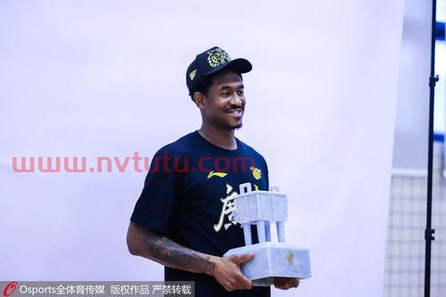 广东队外援检测阳性多名外援被困在外,为何马尚却能回到球队呢