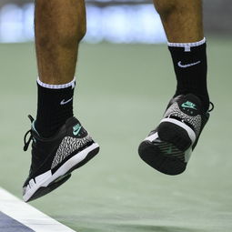 费德勒的球鞋是哪个型号啊(费德勒网球鞋设计)