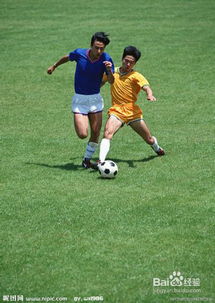 足球怎么防守后卫的视频,足球技巧之踢足球时后卫应该怎么正面防守